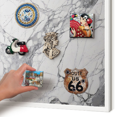 Magnetisch bord van metaal in een witte lijst Marmeren elegantie