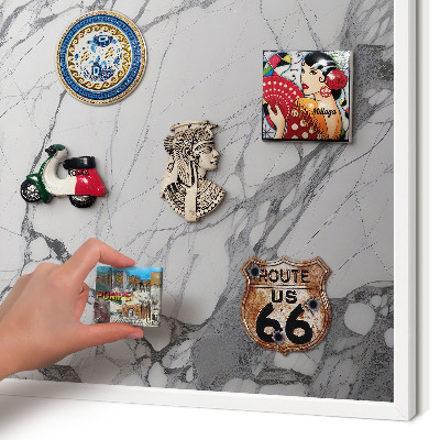 Magnetisch bord van metaal in een witte lijst Marmeren elegantie