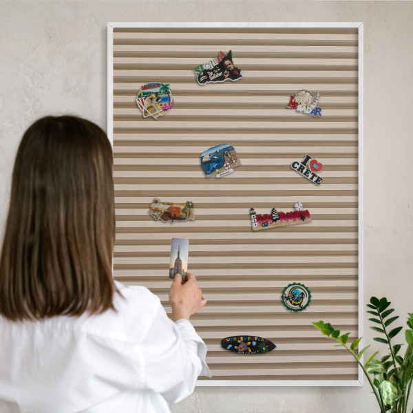 Magnetisch bord voor de muur met witte lijst Houten latten