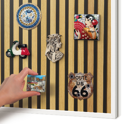 Magnetisch bord van metaal in een witte lijst Houten ritmes