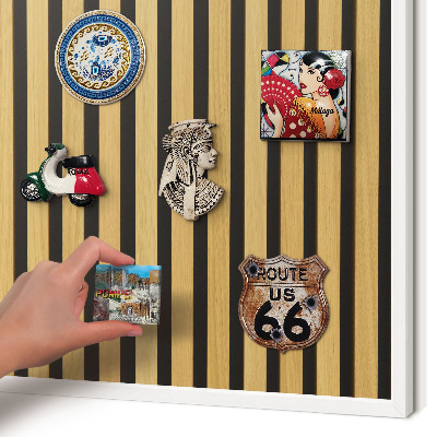 Magnetisch bord van metaal in een witte lijst Houten ritmes