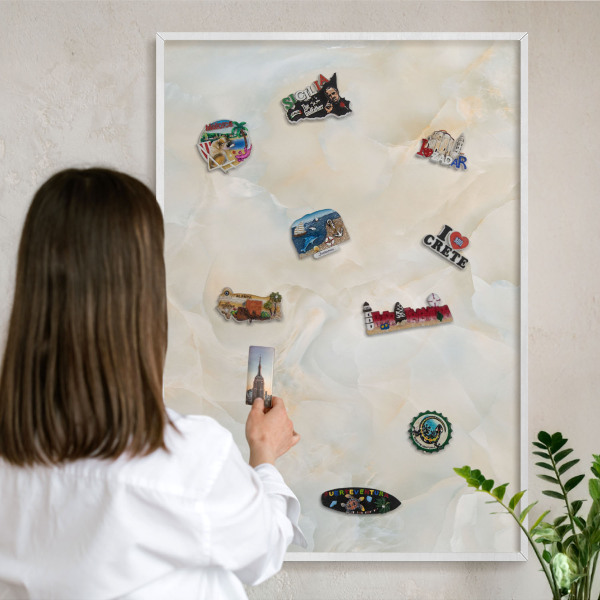 Magnetisch bord van metaal in een witte lijst Subtiele elegantie