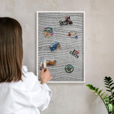 Magnetisch bord van metaal in een witte lijst Grijze golven