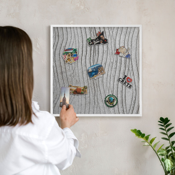 Magnetisch bord van metaal in een witte lijst Grijze golven