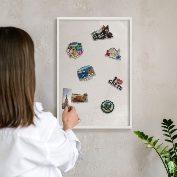 Magnetisch bord voor de muur met witte lijst Romige textuur