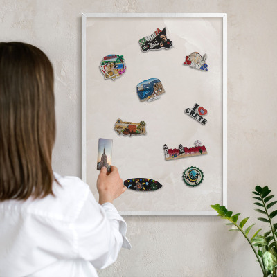 Magnetisch bord voor de muur met witte lijst Romige textuur