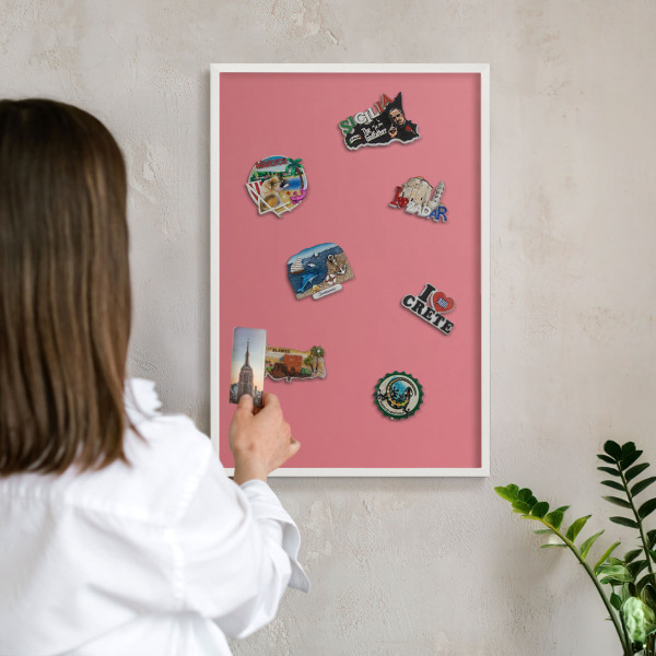 Magnetisch bord van metaal in een witte lijst Zalmkleur