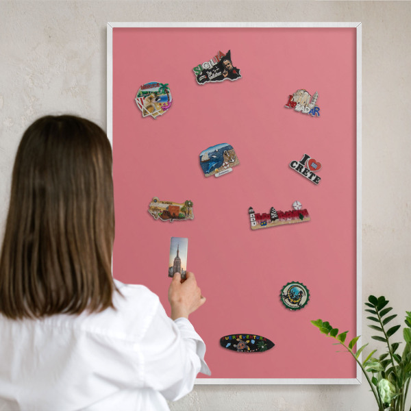 Magnetisch bord van metaal in een witte lijst Zalmkleur