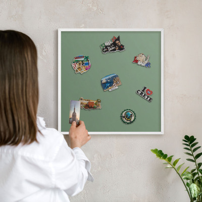 Magnetisch bord voor de muur met witte lijst Gedempt groen