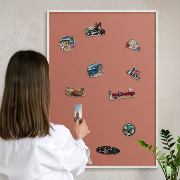 Magnetisch bord voor de muur met witte lijst Baksteenkleur