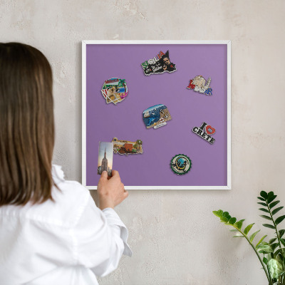 Magnetisch bord voor de muur met witte lijst Violet