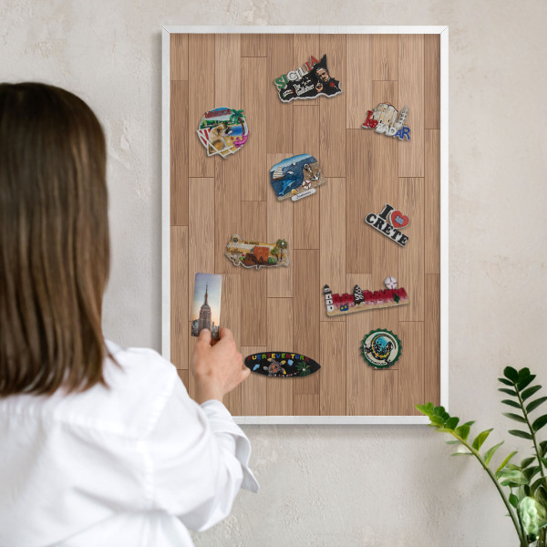 Magnetisch bord van metaal in een witte lijst Houten patroon