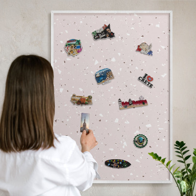 Magnetisch bord van metaal in een witte lijst Modern terrazzo