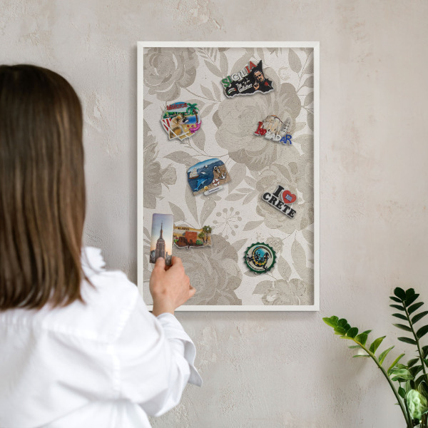 Magnetisch bord van metaal in een witte lijst Vintage bloemen