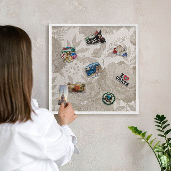 Magnetisch bord van metaal in een witte lijst Vintage bloemen