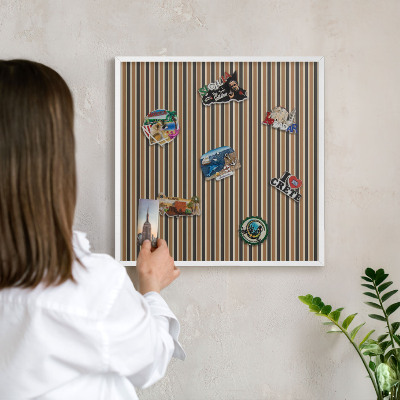 Magnetisch bord van metaal in een witte lijst Geometrisch patroon