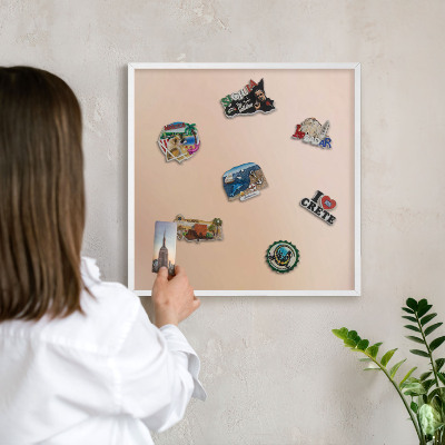 Magnetisch bord voor de muur met witte lijst Zachtbeige