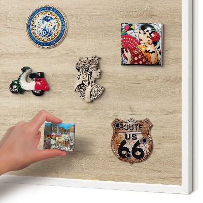 Magnetisch bord voor de muur met witte lijst Houten achtergrond