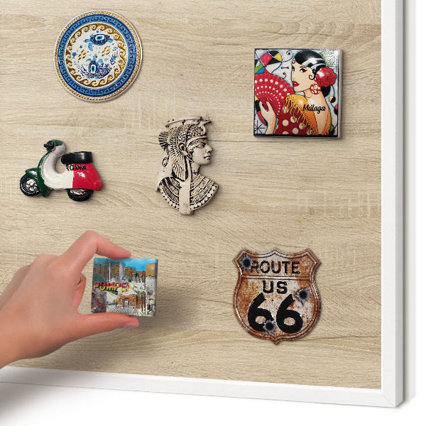 Magnetisch bord voor de muur met witte lijst Houten achtergrond