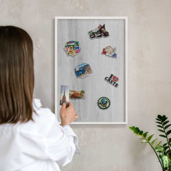 Magnetisch bord voor de muur met witte lijst Houten constructie
