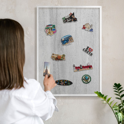 Magnetisch bord voor de muur met witte lijst Houten constructie