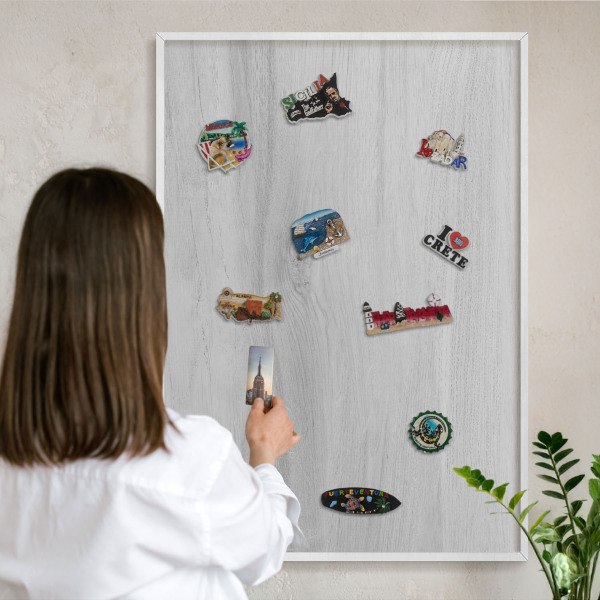 Magnetisch bord voor de muur met witte lijst Houten constructie
