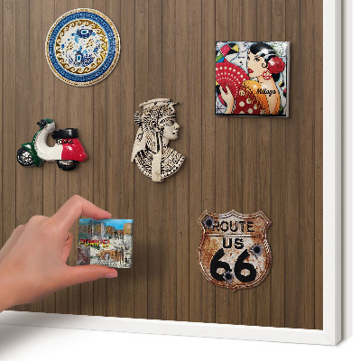 Magnetisch bord van metaal in een witte lijst Houten achtergrond
