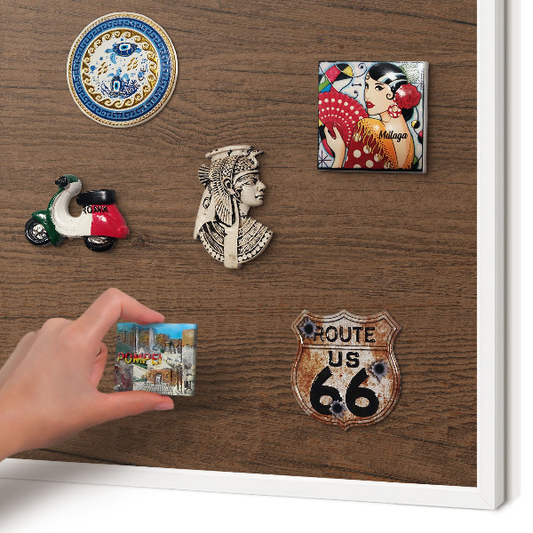 Magnetisch bord van metaal in een witte lijst Houtstructuur
