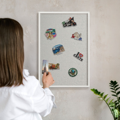 Magnetisch bord van metaal in een witte lijst Plantenpatroon