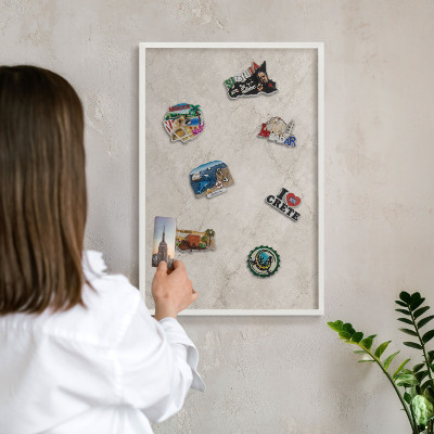 Magnetisch bord van metaal in een witte lijst Natuurlijke elegantie