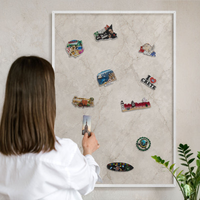 Magnetisch bord van metaal in een witte lijst Natuurlijke elegantie