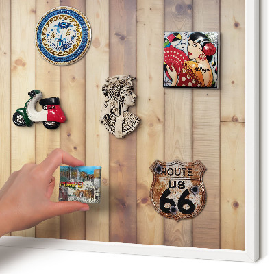 Magnetisch bord van metaal in een witte lijst Houten planken