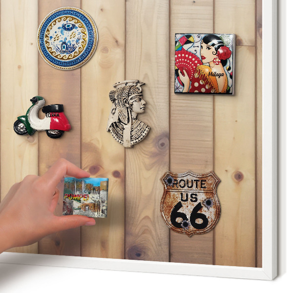 Magnetisch bord van metaal in een witte lijst Houten planken