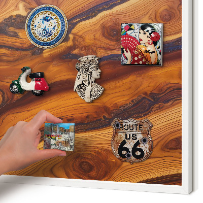 Magnetisch bord van metaal in een witte lijst Houten ringen