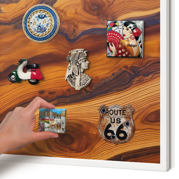 Magnetisch bord van metaal in een witte lijst Houten ringen