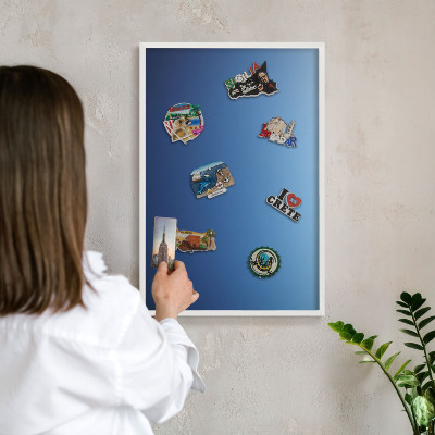 Magnetisch bord van metaal in een witte lijst Blauwe kleurovergangen