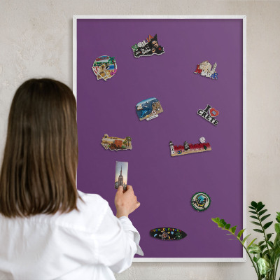 Magnetisch bord voor de muur met witte lijst Sterk paars