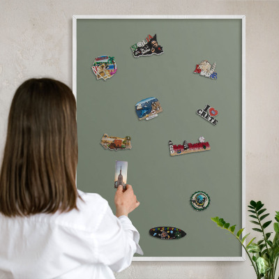 Magnetisch bord voor de muur met witte lijst Donkere salie