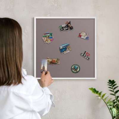 Magnetisch bord voor de muur met witte lijst Asbruin