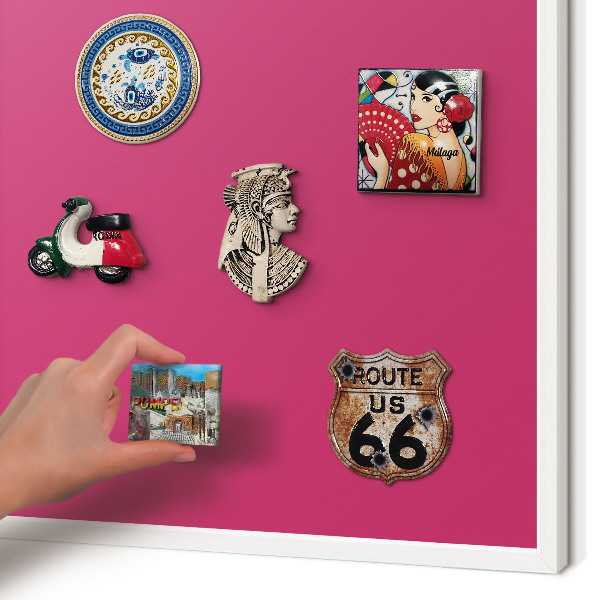 Magnetisch bord van metaal in een witte lijst Intens roze