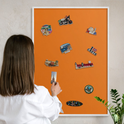 Magnetisch bord voor de muur met witte lijst Sterk oranje