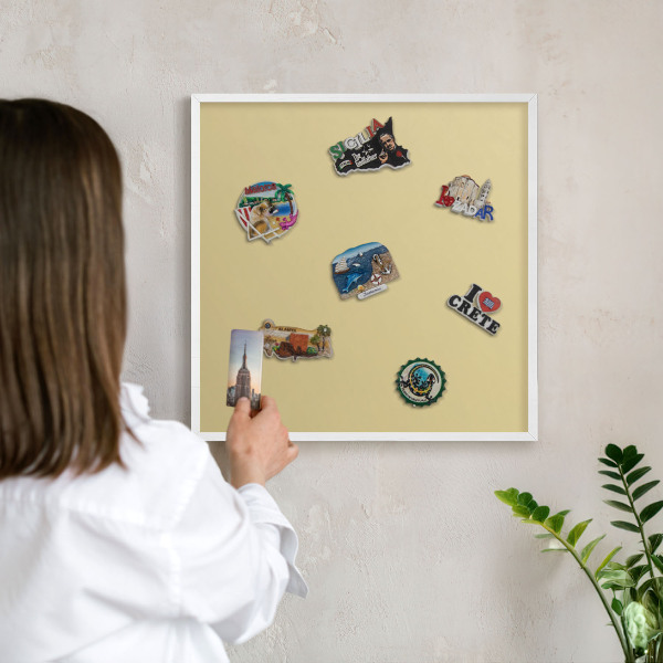 Magnetisch bord van metaal in een witte lijst Beige-geel
