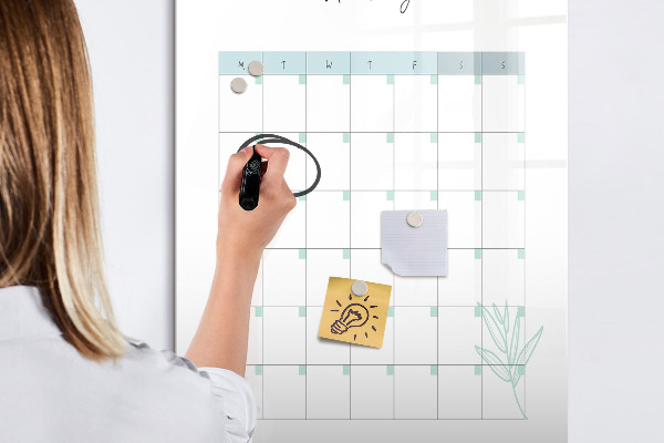 Decoratief glazen wandbord beschrijfbaar en magnetisch Maandplanner met ruimte voor foto's