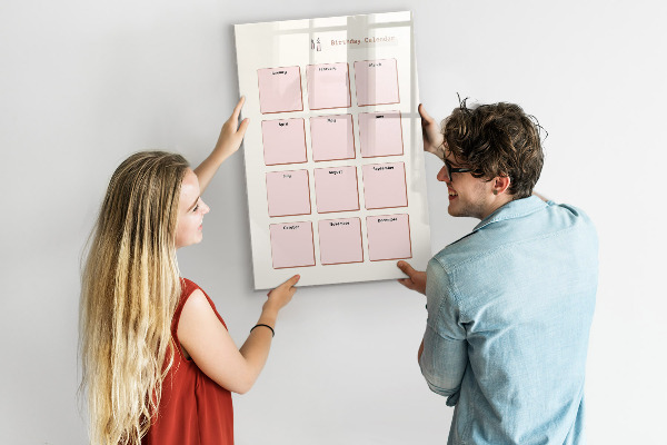 Decoratief glazen wandbord beschrijfbaar en magnetisch Verjaardagskalender met ruimte voor foto's