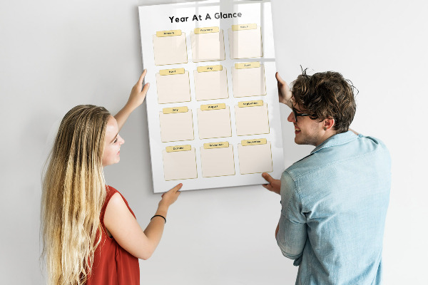 Decoratief glazen wandbord beschrijfbaar en magnetisch Jaarlijkse kalender voor personalisatie