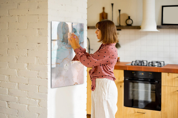 Decoratief glazen wandbord beschrijfbaar en magnetisch Een kleurrijk bord voor het presenteren van foto's