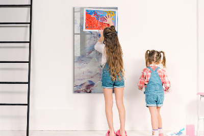 Decoratief glazen wandbord beschrijfbaar en magnetisch Een creatieve ruimte voor herinneringen en notities