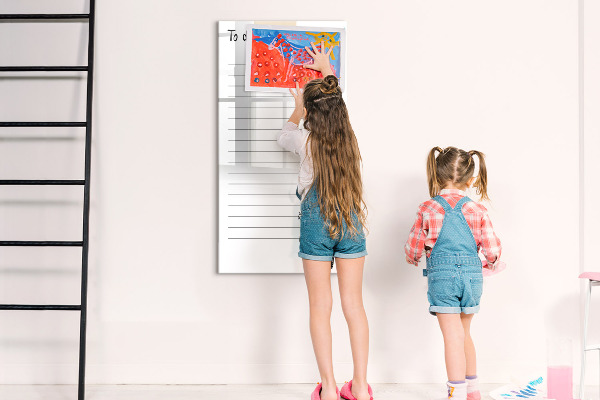 Decoratief glazen wandbord beschrijfbaar en magnetisch Een takenlijst met een creatieve twist