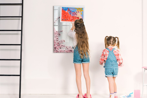 Decoratief glazen wandbord beschrijfbaar en magnetisch Een creatieve ruimte voor foto's en notities