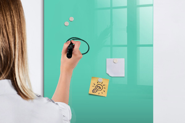 Memobord van glas met print inclusief neodymium magneten Een kleurrijk prikbord voor foto's en notities